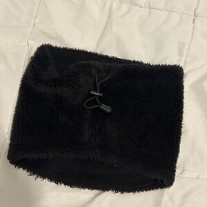 Uniqlo Black Fleece Neck Warmer